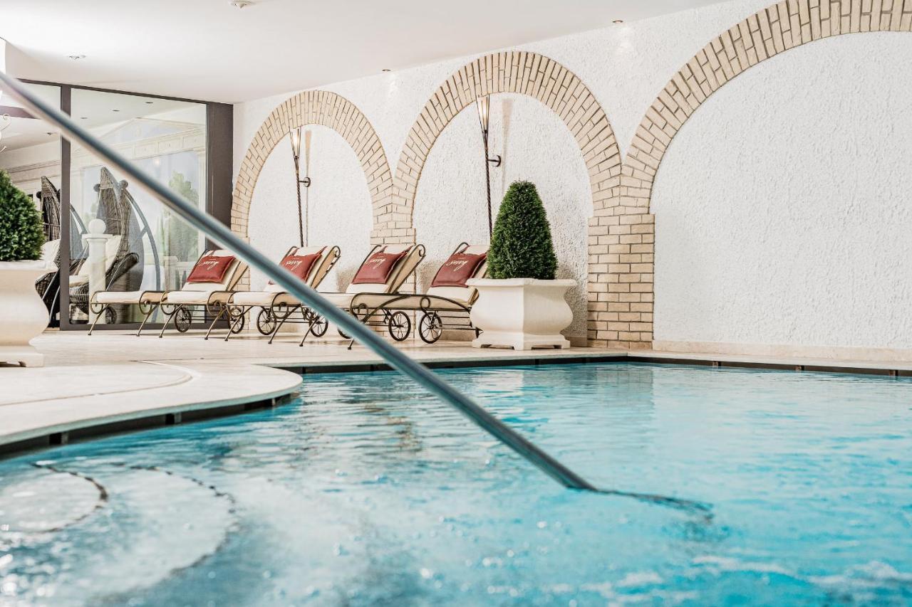 Savoy Dolomites Luxury & Spa Hotel Сельва-ді-Валь-Гардена Екстер'єр фото