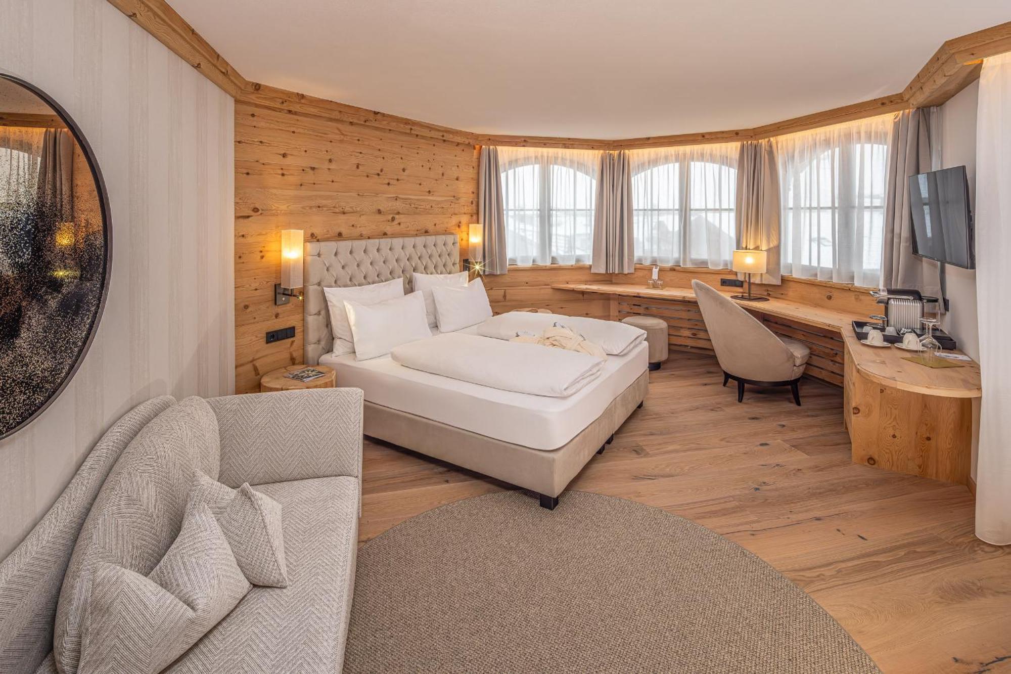 Savoy Dolomites Luxury & Spa Hotel Сельва-ді-Валь-Гардена Екстер'єр фото