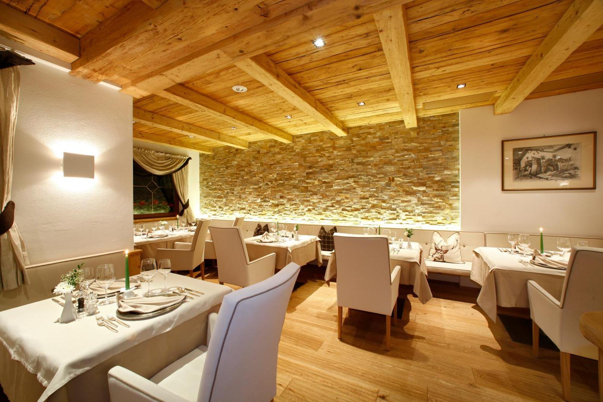 Savoy Dolomites Luxury & Spa Hotel Сельва-ді-Валь-Гардена Екстер'єр фото