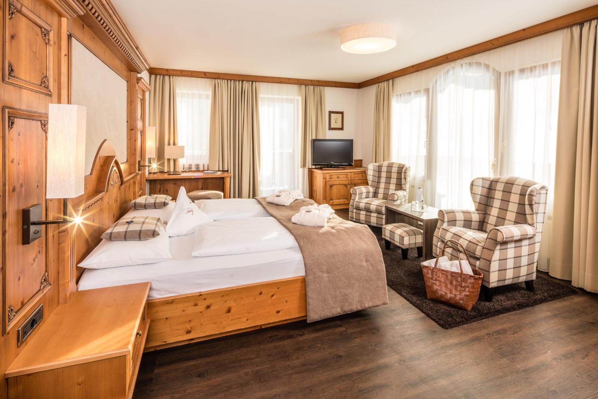 Savoy Dolomites Luxury & Spa Hotel Сельва-ді-Валь-Гардена Екстер'єр фото
